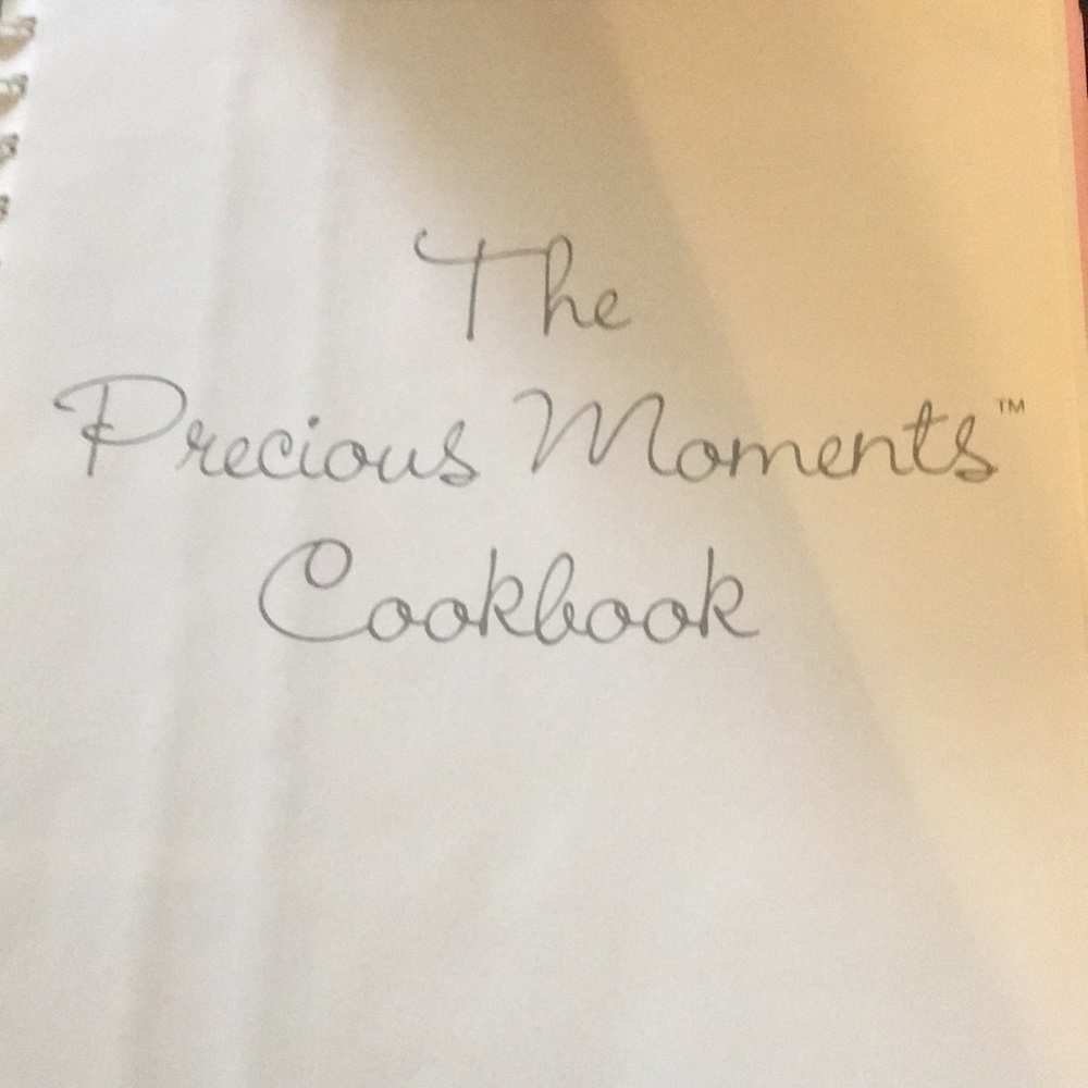 PRECIOUS MOMENTS COOKBOOK - Picture 2 of 4